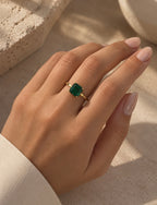 PARIS FRANCE fabriquée en France MADE in France Paris élégante chic élégance précieuse cristal émeraude bande originale unique pierre précieuse bijoux bijou joaillerie femme féminine féminine gracieuse discrète 