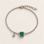 Bracelet Mérytamon en argent 925 avec nano émeraude carrée, pampille ronde et médaillon HIND.