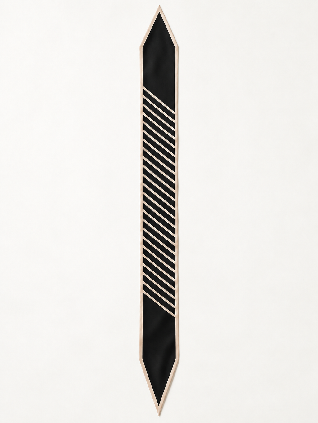 Foulard Rue Montorgueil, vue entièrement ouverte, format 145 × 15 cm — visuel reconstitué