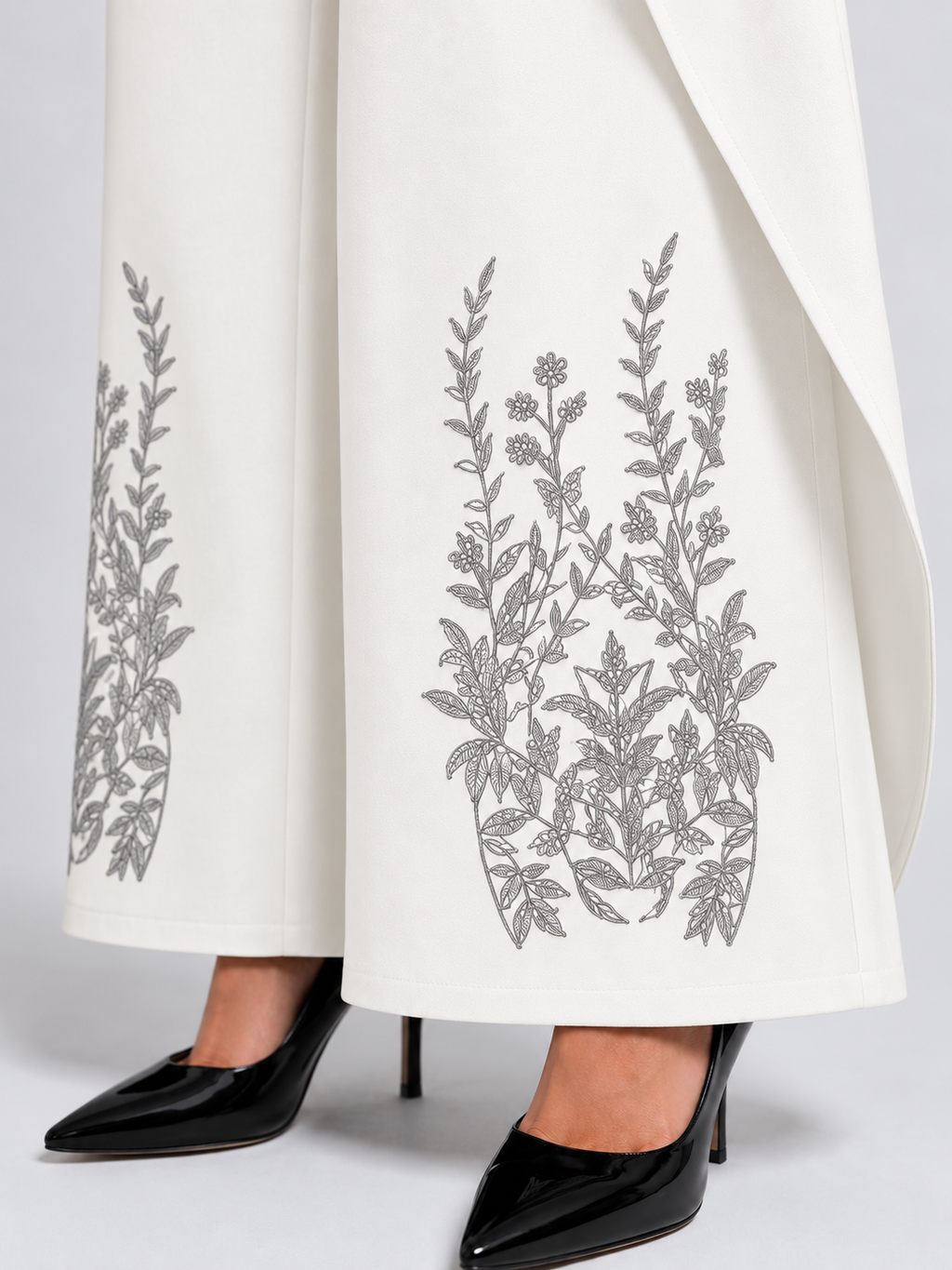 Pantalon Élysée, blanc — détail des broderies